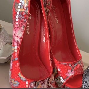 Red glitter women’s size 6 peep toe pumps